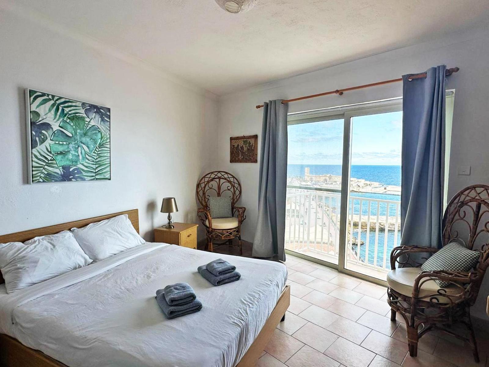 6Th Floor Seafront Apartment With Open Sea Views Сліма Екстер'єр фото